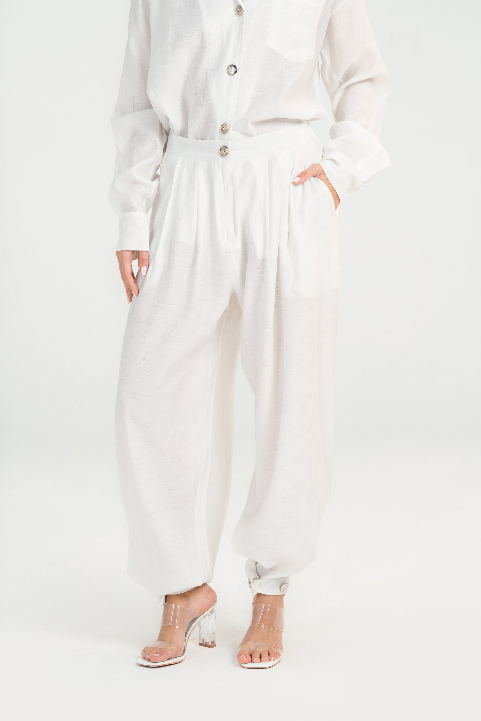 Expanded suit - Image 6